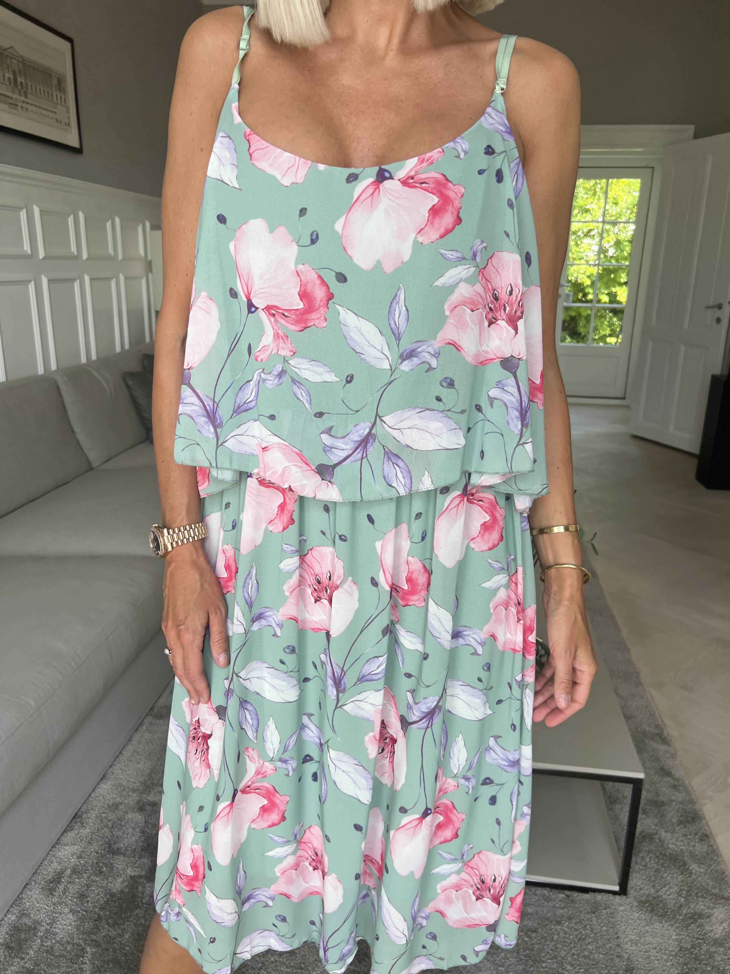 Pavo - Sød sommerkjole med chiffonlag yderst